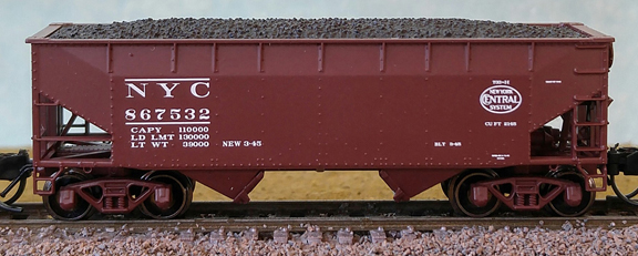 N SCALE BLUFORD SHOPS 16021 3-BAY OFFSET SIDE HOPPER W/ FLAT WOODCHIP EXT NEW 